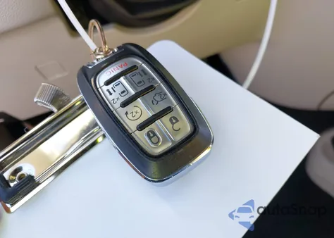 2022 Chrysler Pacifica Touring L из США, поврежденный, VIN 2C4RC1BG8NR217775